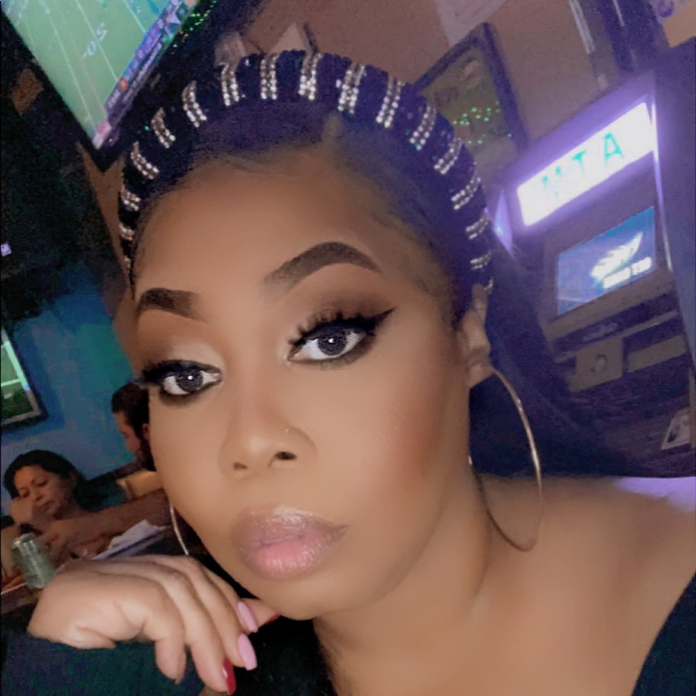 Meet your Posher, Shakivia